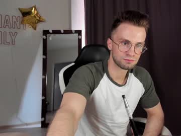 webcam couple dominant_family capture image #2728372