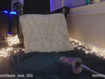 webcam girl taylor_love_303 capture image #4728490