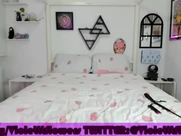 webcam girl violetttflowers capture image #929428