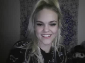 Cam for maevemaddox