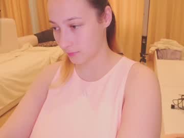 webcam girl aveksmr capture image #3031508