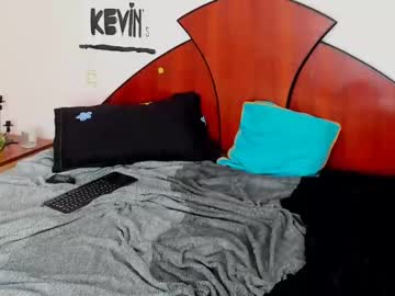 webcam man kevin_hug capture image #4135172