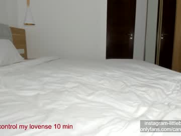 webcam girl carolinaherera capture image #4517836