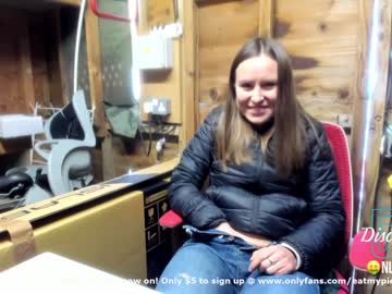 webcam girl eatmypie69 capture image #1549563