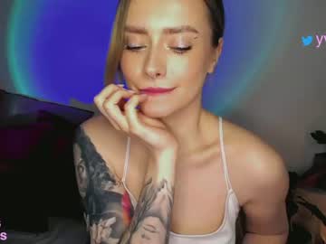 webcam girl _yvie_ capture image #2612965