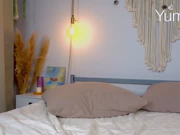 webcam girl y_u_m_i_k_a capture image #5043119