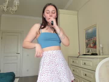 webcam girl eleonora_linn capture image #3235921