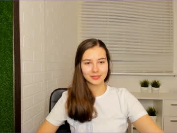 webcam girl carolineprise capture image #1098703