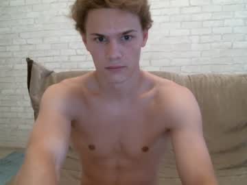 webcam man milkshake_on_body capture image #273609