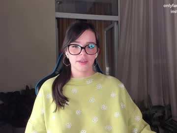 webcam girl aavee capture image #3938946
