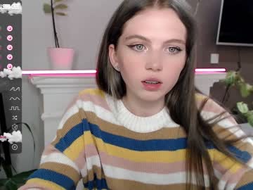 webcam girl small_blondee capture image #3850567