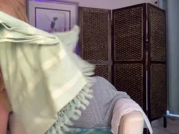 webcam girl gl1tter_barbie capture image #2422648