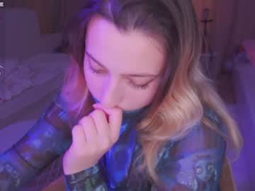webcam girl aveksmr capture image #4257417