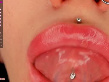 webcam girl millaava capture image #745860