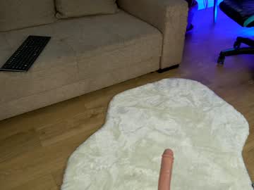 webcam girl naughtyrider69 capture image #2101277