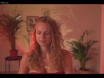 webcam girl chillwithkira capture image #3077768
