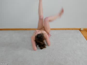 webcam girl giveyouelevenminutes capture image #4995233