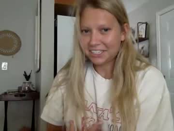 webcam girl ladybluereads capture image #3113513