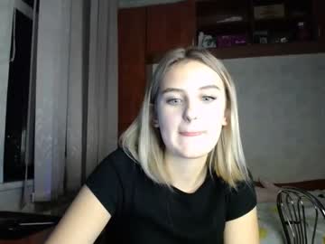 webcam girl melena_shy capture image #385984