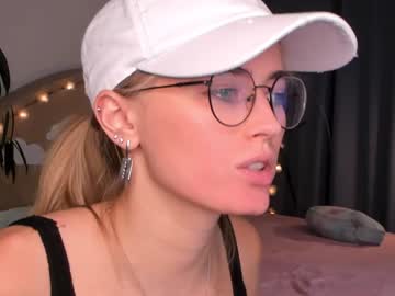 webcam girl linellali capture image #3869741