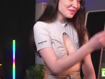 webcam girl ella_knockers_xl capture image #5329395