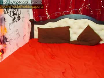 webcam man hotdogswaitingaports capture image #994188
