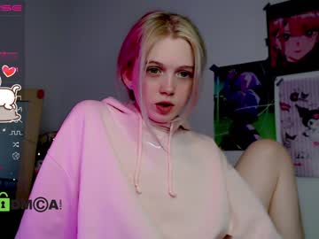 webcam girl small_blondee capture image #4689665