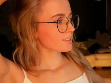 webcam girl linellali capture image #4086998