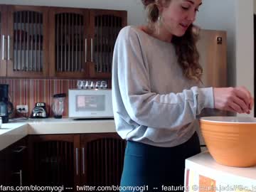 webcam girl bloomyogi capture image #1550136