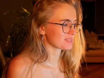 webcam girl linellali capture image #4146424