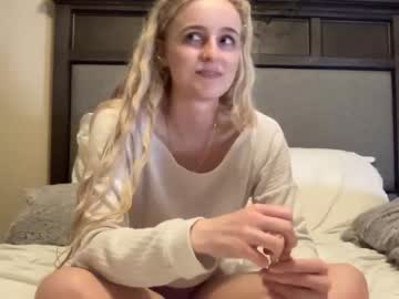 webcam girl peachezzs capture image #2169551