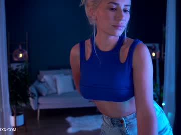 webcam girl provocatrixx capture image #4033340