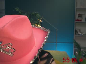 webcam girl ella_knockers_xl capture image #2343177