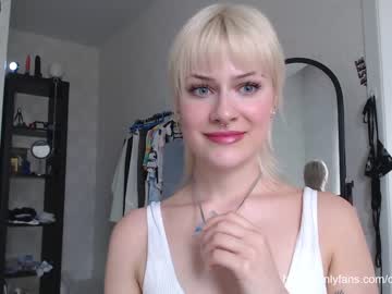 webcam girl _mllymoore_ capture image #3233171