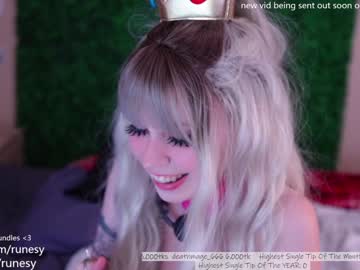 webcam girl runesy capture image #4905758
