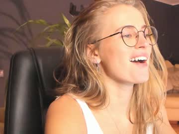 webcam girl linellali capture image #3974774