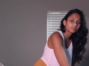webcam girl xzaramx capture image #3716534