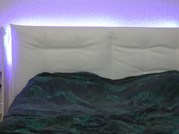 webcam girl trisloveiso capture image #2244825