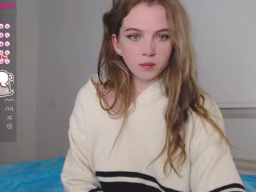 webcam girl small_blondee capture image #4357145