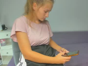 webcam girl dina__di capture image #3636856