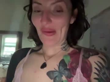 webcam girl twerkingelle capture image #5530847