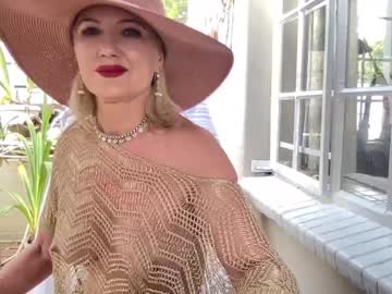 webcam girl gl1tter_barbie capture image #2335368