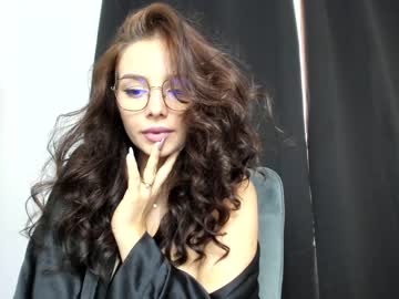 webcam girl 9harlotte99 capture image #2381298