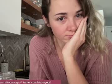 webcam girl bloomyogi capture image #1867174