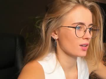 webcam girl linellali capture image #3953384
