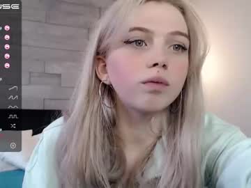webcam girl small_blondee capture image #2379769