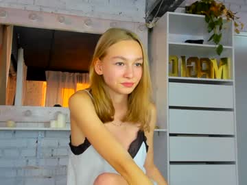 webcam girl blondylilu capture image #4229224