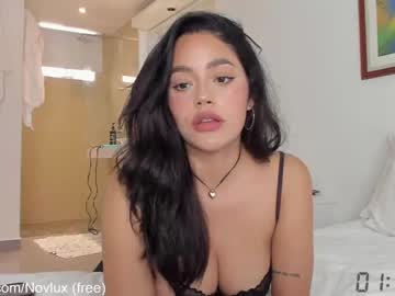 webcam girl n_o_v_a capture image #4702445