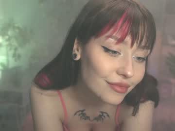 webcam girl ella_knockers_xl capture image #2496261