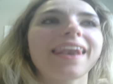 webcam girl vikkiryan capture image #2355568